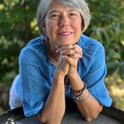 Taylor, Leigh Anne_portrait